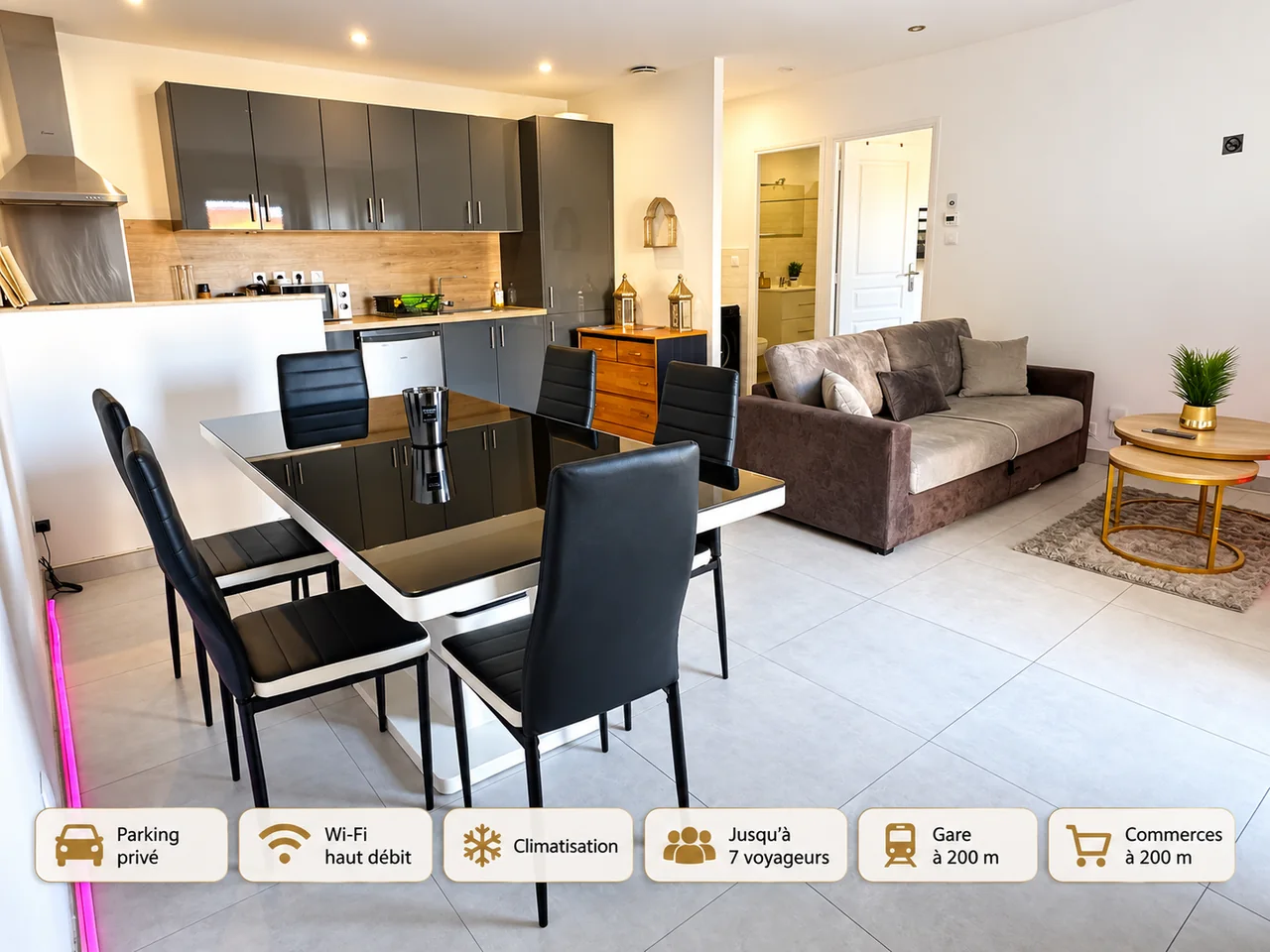 Salon lumineux de l’appartement familial EUROP RENT JAC